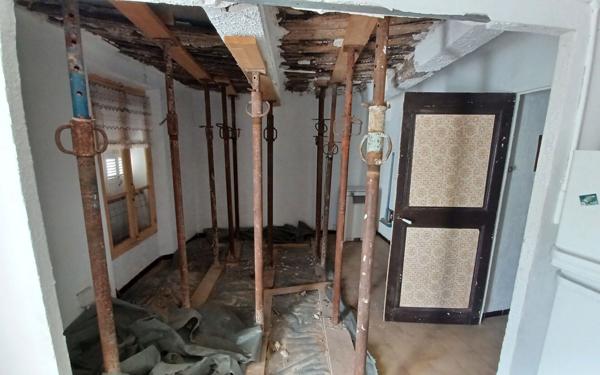 Maison à vendre    6 pièces •  Saint-Martin-de-Brômes