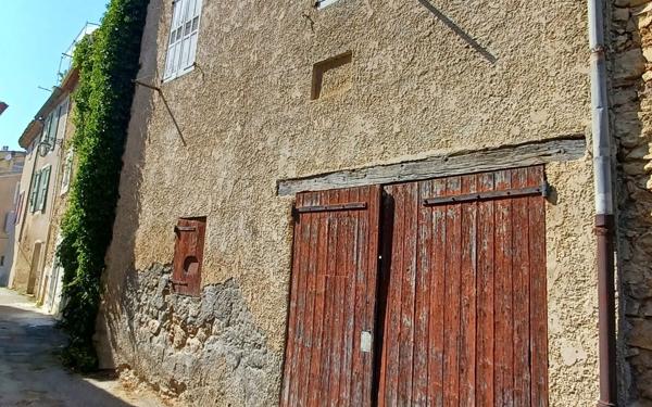 Maison à vendre    6 pièces •  Saint-Martin-de-Brômes