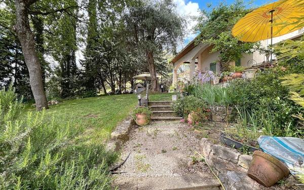 Maison à vendre    6 pièces • 196,52 m2 Spéracèdes