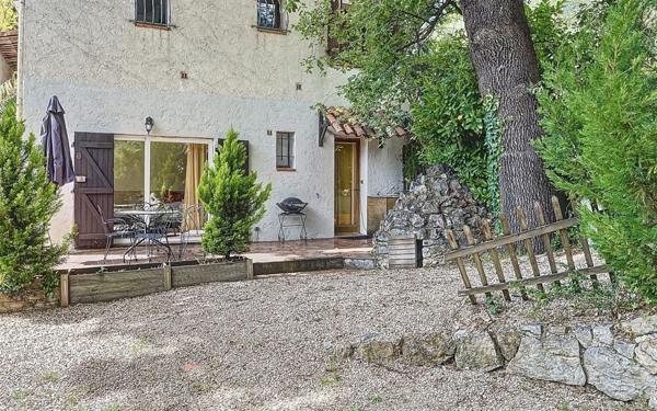 Maison à vendre    6 pièces • 196,52 m2 Spéracèdes