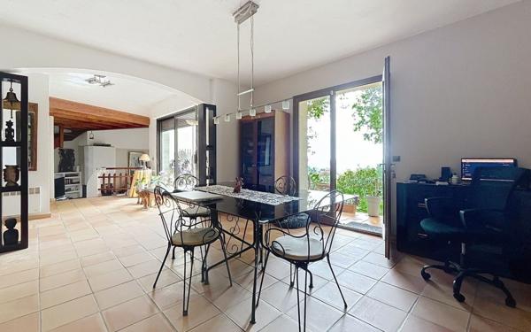 Maison à vendre    6 pièces • 196,52 m2 Spéracèdes