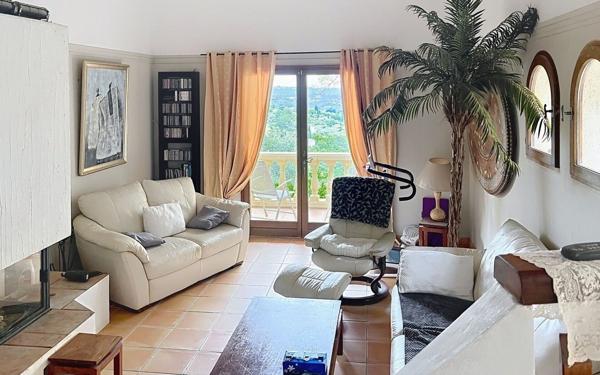 Maison à vendre    6 pièces • 196,52 m2 Spéracèdes