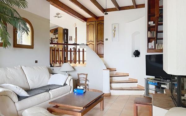 Maison à vendre    6 pièces • 196,52 m2 Spéracèdes