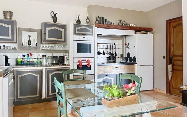 Maison à vendre    6 pièces • 196,52 m2 Spéracèdes