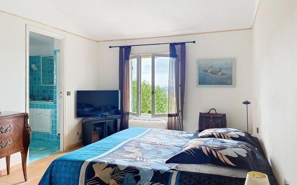 Maison à vendre    6 pièces • 196,52 m2 Spéracèdes