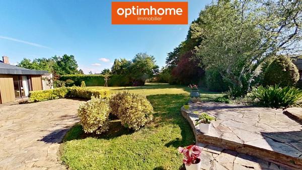 Maison d’architecte de 220 m² sur terrain paysager de 2100 m² – Redon centre