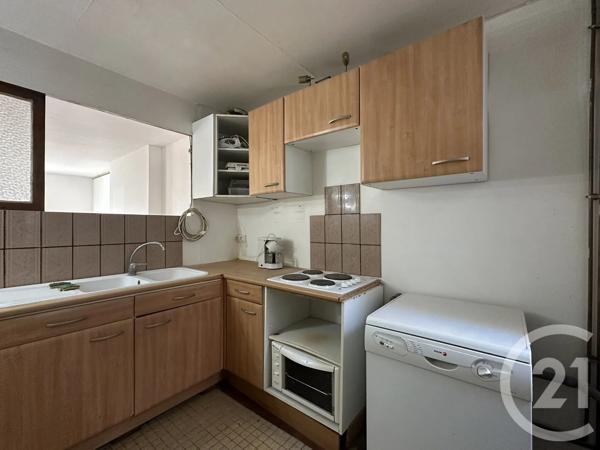 Immeuble à vendre  179,40 m 2   COULOMMIERS  - 77