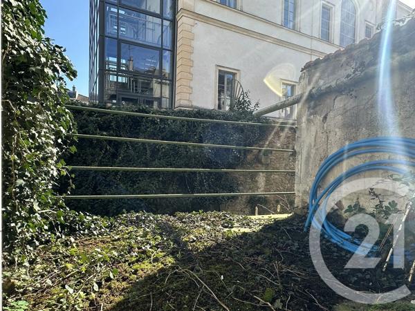 Immeuble à vendre  179,40 m 2   COULOMMIERS  - 77