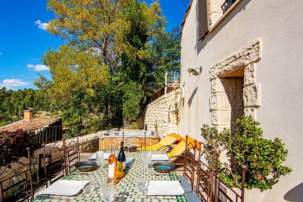 Ancienne bergerie à vendre 5 pièces à 25mn au nord d'AIX EN PROVENCE (13), 120 m2, terrasse et vue panoramique