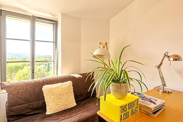 Ancienne bergerie à vendre 5 pièces à 25mn au nord d'AIX EN PROVENCE (13), 120 m2, terrasse et vue panoramique