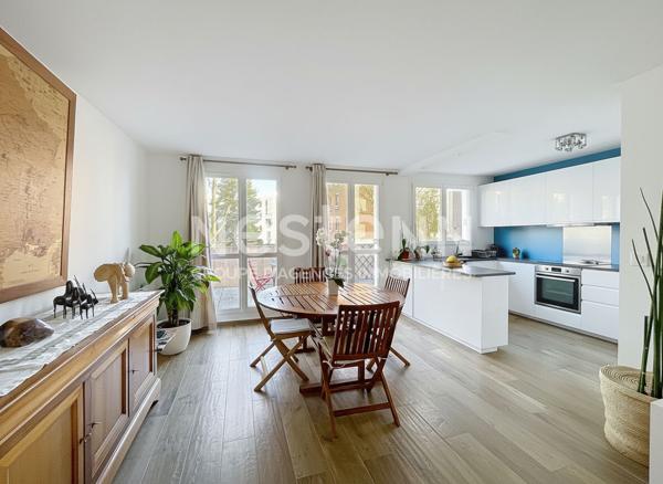 DUPLEX 1er et dernier étage à Montigny Le Bretonneux 5 pièces de 109 m² avec un box de 19 m².