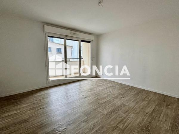 Location Appartement 2 pièces 48.5 m² - 83 RUE DU PRE DE LA BATAILLE Rouen 76000