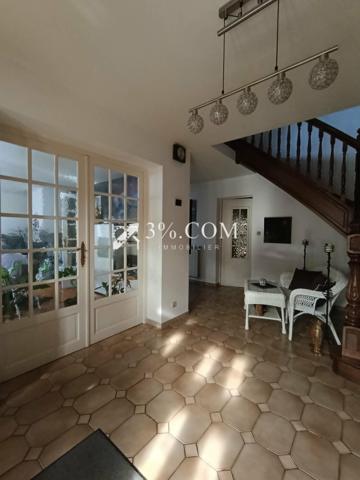 Maison 8 pièce(s) 4 chambre(s) 174 m²