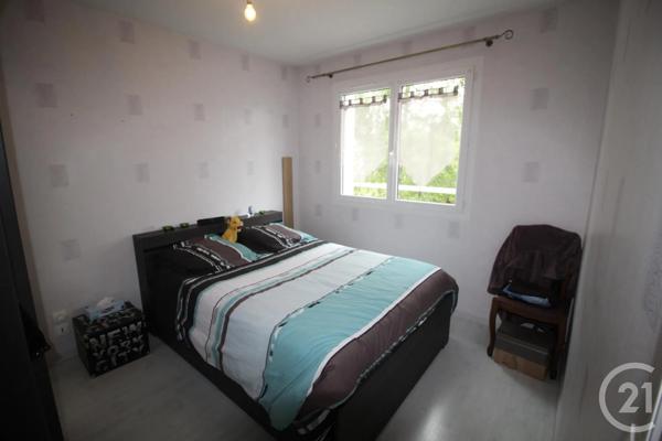 Appartement F2 à vendre  2 pièces - 49 m 2   BEAUGENCY  - 45
