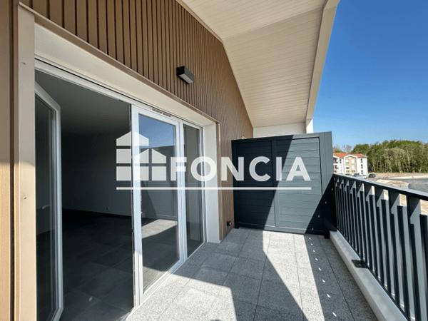 Location Appartement 2 pièces 45.17 m² - 2 RUE DE LA GALUPE Saint-vincent-de-tyrosse 40230