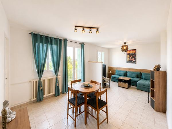 Appartement
         3 pièces
        - 60 m² Exclusivité 95 000 € *