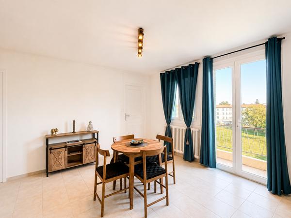 Appartement
         3 pièces
        - 60 m² Exclusivité 95 000 € *