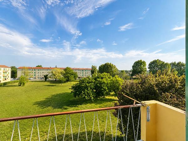 Appartement
         3 pièces
        - 60 m² Exclusivité 95 000 € *