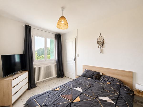 Appartement
         3 pièces
        - 60 m² Exclusivité 95 000 € *