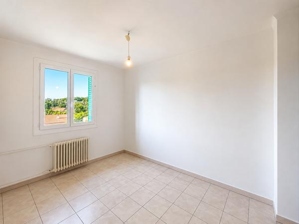 Appartement
         3 pièces
        - 60 m² Exclusivité 95 000 € *