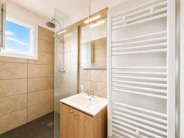 Appartement
         3 pièces
        - 60 m² Exclusivité 95 000 € *