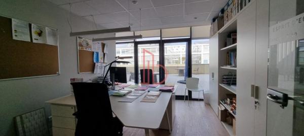 Bureau de 219 m² à louer à Bordeaux Bassins A Flot