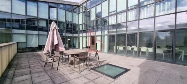 Bureau de 219 m² à louer à Bordeaux Bassins A Flot