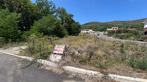 A VENDRE TERRAIIN CONSTRUCTIBLE