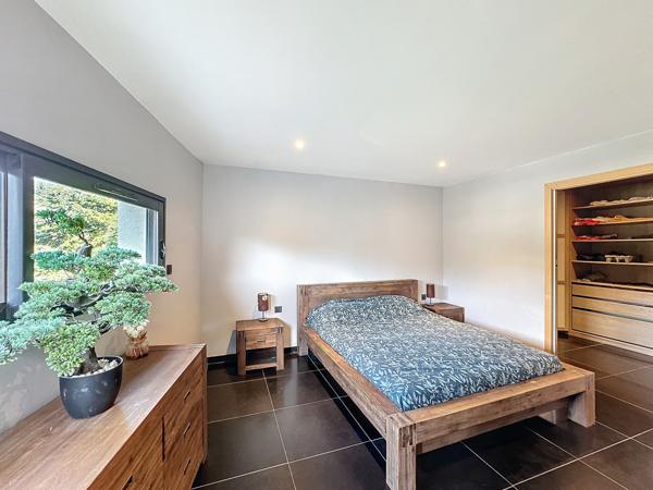 Trévoux (01600) Maison contemporaine 4 chambres 191.8 m² habitable terrain 2861m²