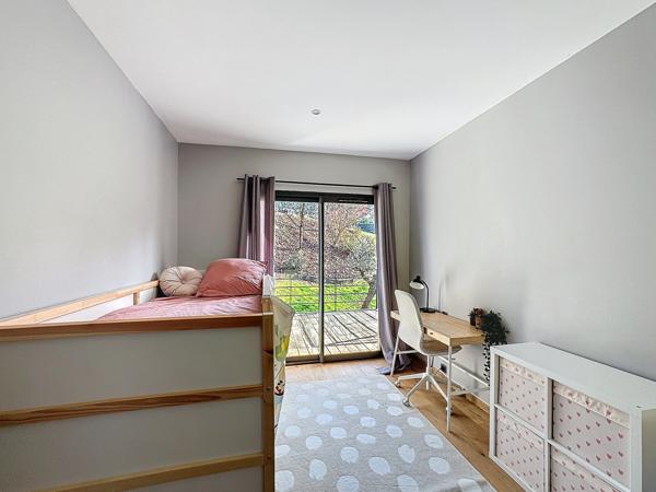 Trévoux (01600) Maison contemporaine 4 chambres 191.8 m² habitable terrain 2861m²