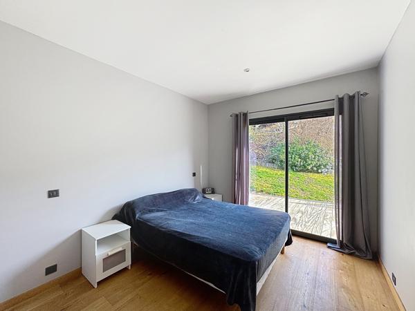 Trévoux (01600) Maison contemporaine 4 chambres 191.8 m² habitable terrain 2861m²