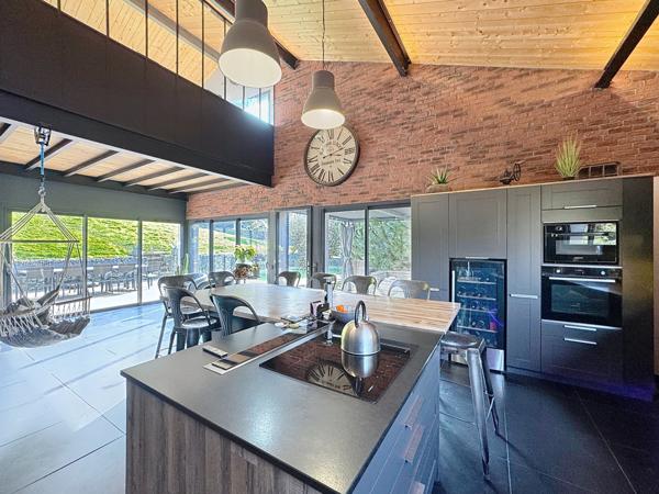 Trévoux (01600) Maison contemporaine 4 chambres 191.8 m² habitable terrain 2861m²