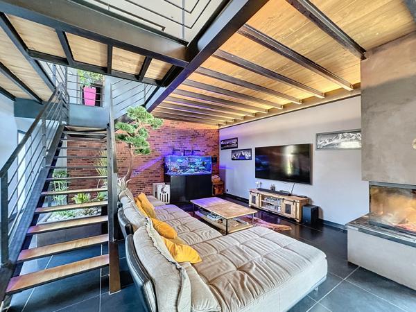 Trévoux (01600) Maison contemporaine 4 chambres 191.8 m² habitable terrain 2861m²