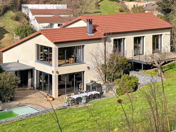 Trévoux (01600) Maison contemporaine 4 chambres 191.8 m² habitable terrain 2861m²