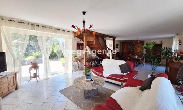 Maison à SAINT-MELOIR-DES-ONDES, 35350 - 9 pièces 200m²