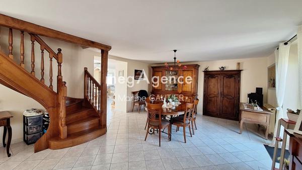 Maison à SAINT-MELOIR-DES-ONDES, 35350 - 9 pièces 200m²