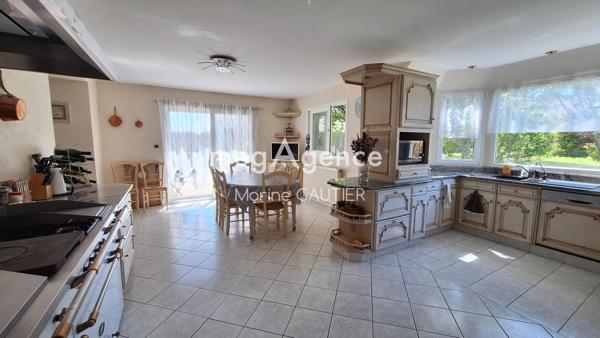 Maison à SAINT-MELOIR-DES-ONDES, 35350 - 9 pièces 200m²