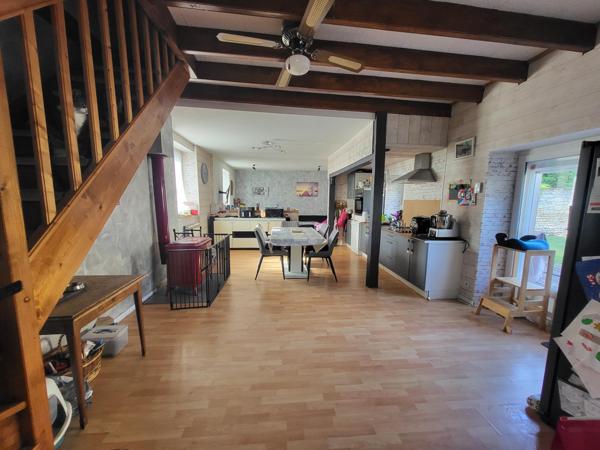 MAISON 3 CHAMBRES - DEPENDANCE - GARAGE - TERRAIN