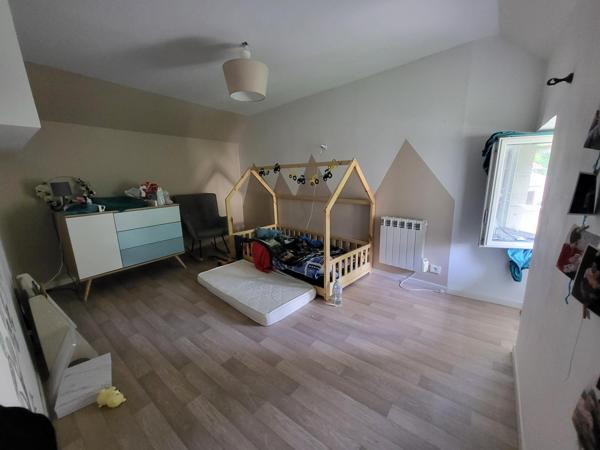 MAISON 3 CHAMBRES - DEPENDANCE - GARAGE - TERRAIN