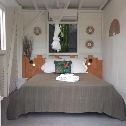 Havre Tropical avec bungalow et piscine 4P – Sainte-Anne