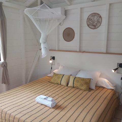 Havre Tropical avec bungalow et piscine 4P – Sainte-Anne