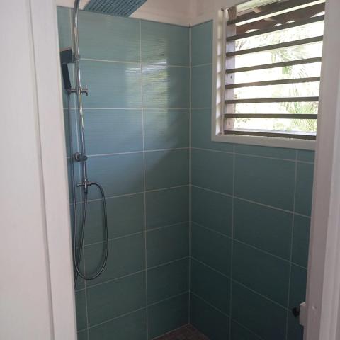 Havre Tropical avec bungalow et piscine 4P – Sainte-Anne