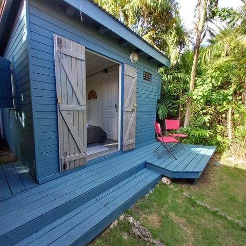 Havre Tropical avec bungalow et piscine 4P – Sainte-Anne