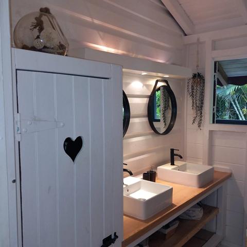 Havre Tropical avec bungalow et piscine 4P – Sainte-Anne