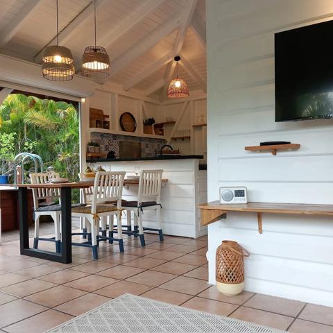 Havre Tropical avec bungalow et piscine 4P – Sainte-Anne