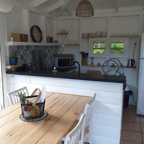 Havre Tropical avec bungalow et piscine 4P – Sainte-Anne