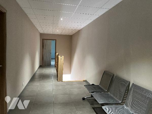 Immeuble de rapport (bureaux et entrepôts)