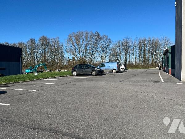 Immeuble de rapport (bureaux et entrepôts)