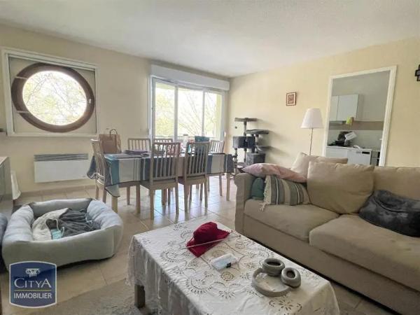 Appartement à louer 3 pièces 65.85m² Avignon (84140)