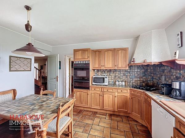 MAISON LANDERNEAU GORRE BEUZIT, 5 chambres 7 pièces , Landerneau